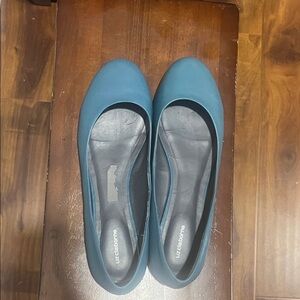 Liz Claiborne Women's Teal Flats